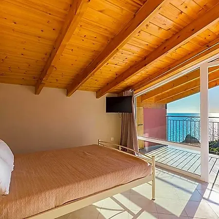 Hotel Luxury Loft With Pool - Pelekas Beach, Corfu 4*